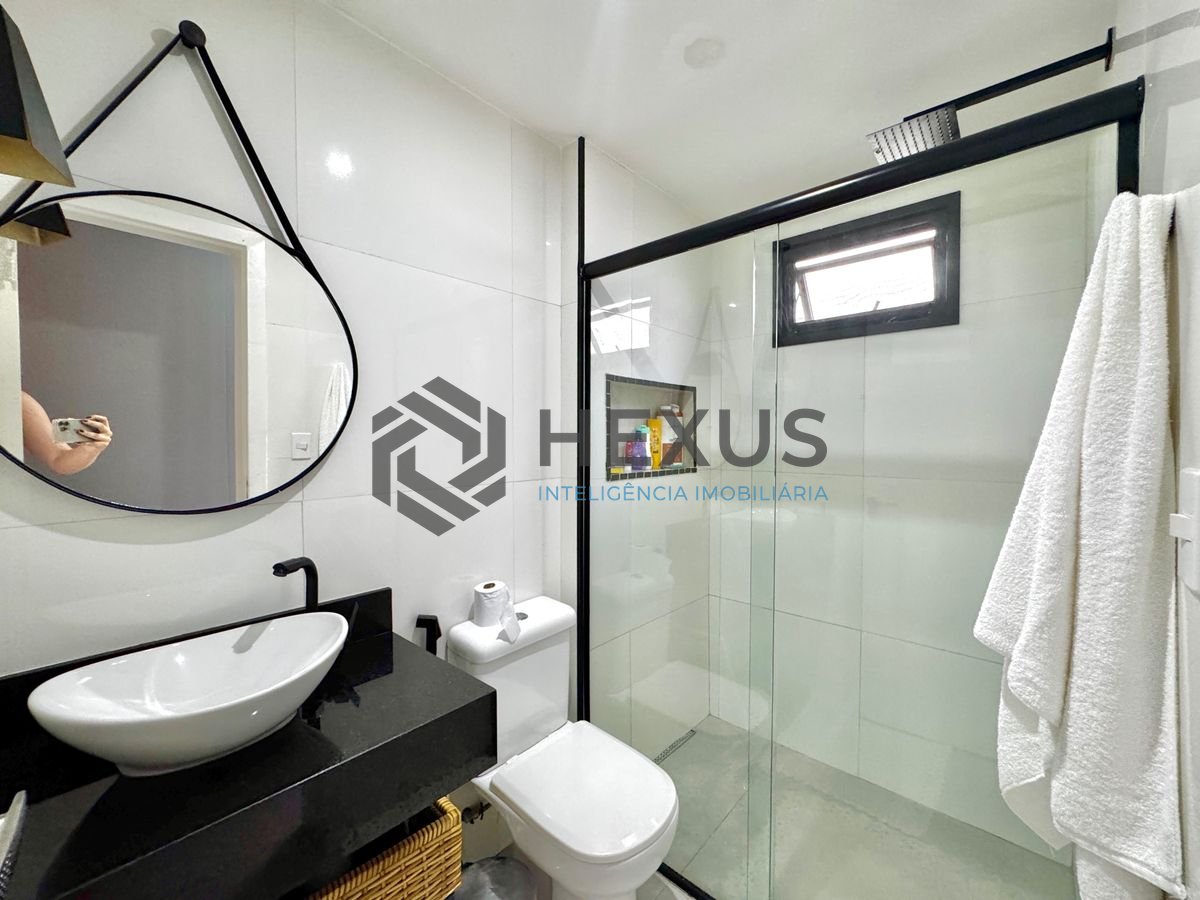 Foto 38 de Casa reformada com piscina e área gourmet no Jardim Acapulco, Guarujá