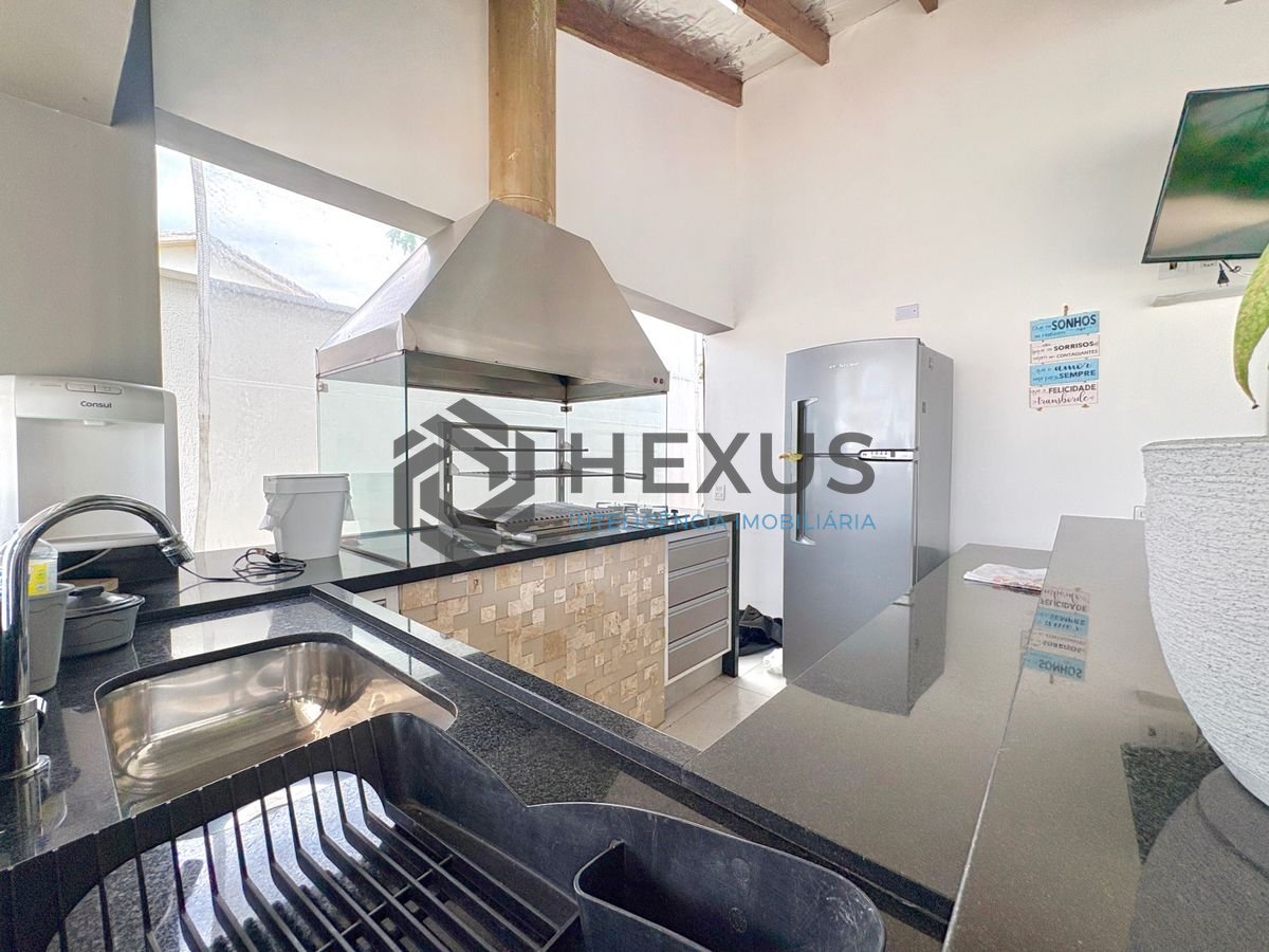 Foto 11 de Casa reformada com piscina e área gourmet no Jardim Acapulco, Guarujá