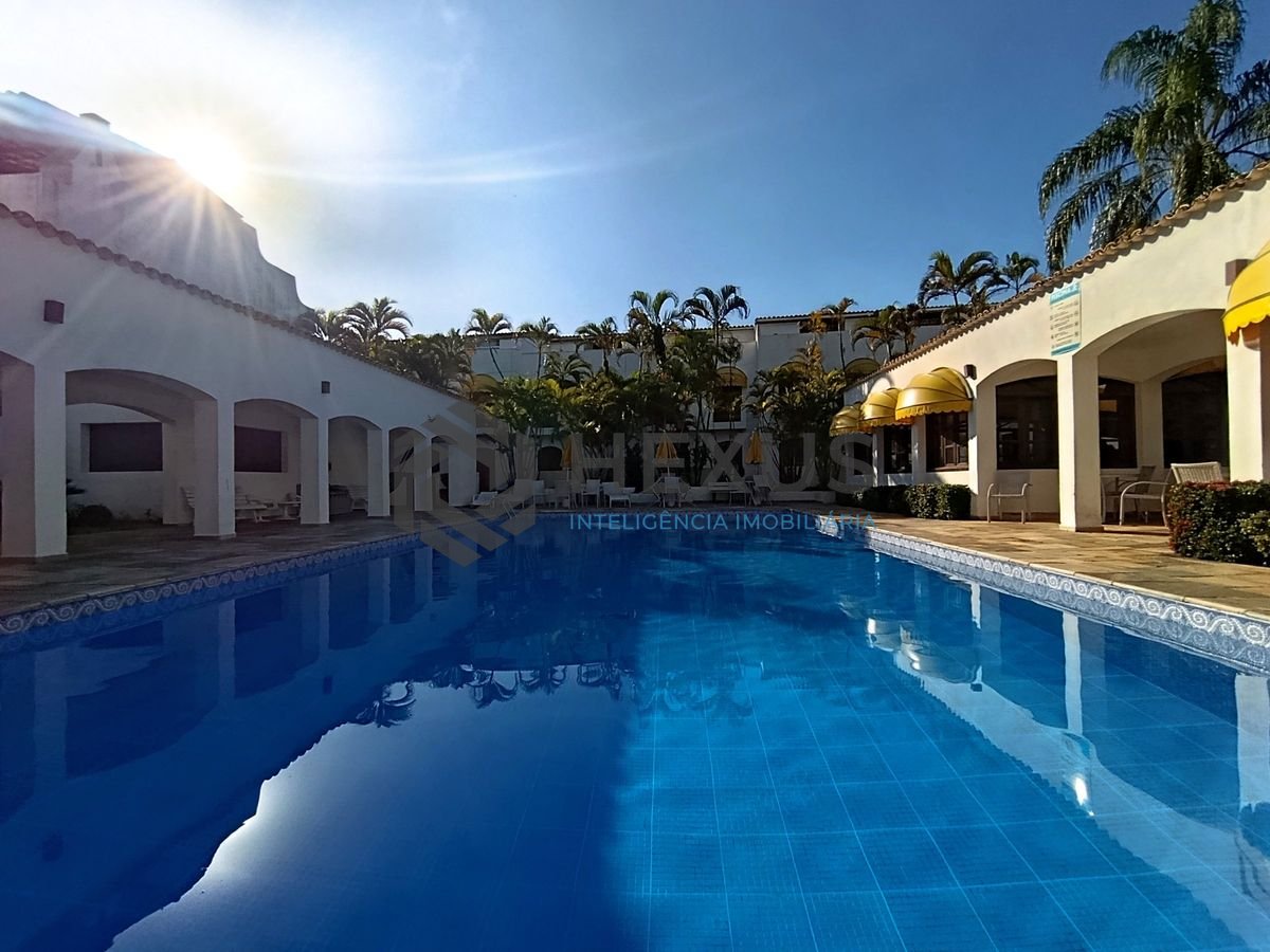 Apartamento reformado frente mar com varanda e lazer na região do Tortugas na Enseada, Guarujá