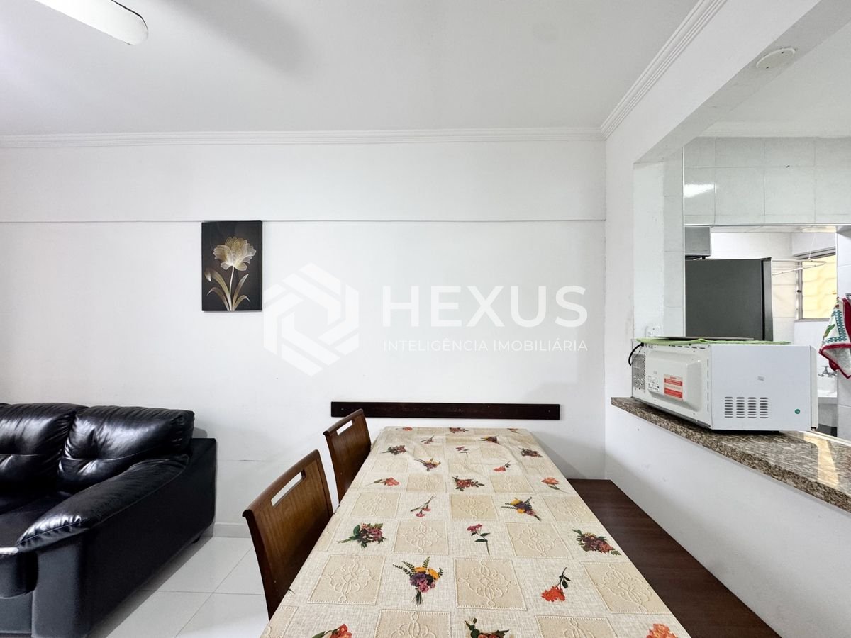 Foto 5 de Apartamento reformado com lazer a 200m da praia nas Pitangueiras, Guarujá