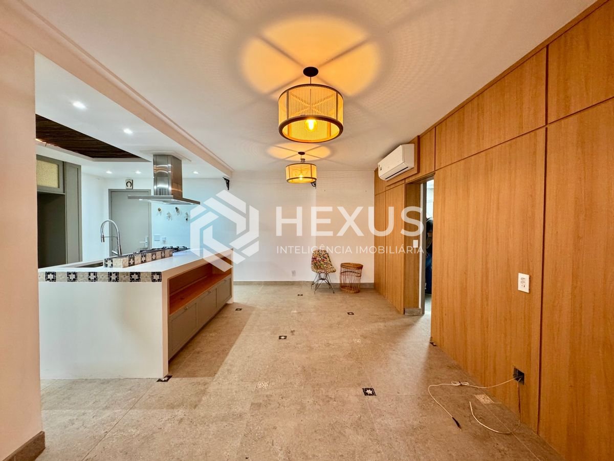 Foto 5 de Apartamento reformado com varanda gourmet vista mar nas Pitangueiras, Guarujá