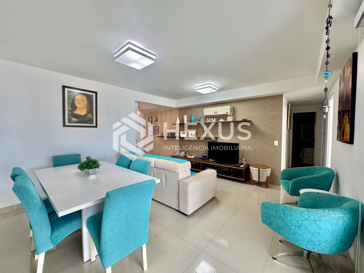 Foto 3 de Apartamento reformado com varanda gourmet e lazer nas Pitangueiras, Guarujá