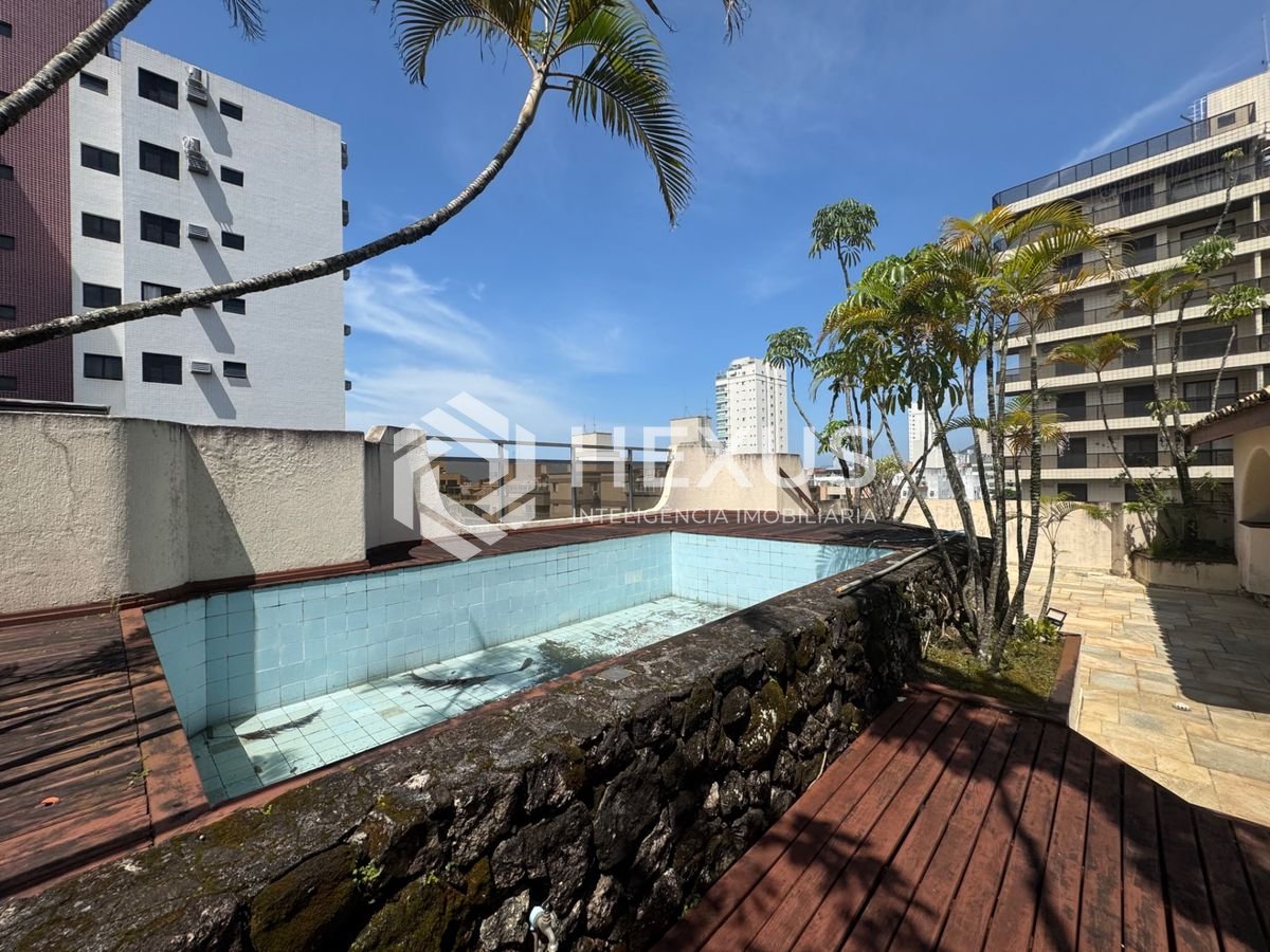 Foto 3 de Cobertura com varanda gourmet e piscina a 400m da praia na Enseada, Guarujá