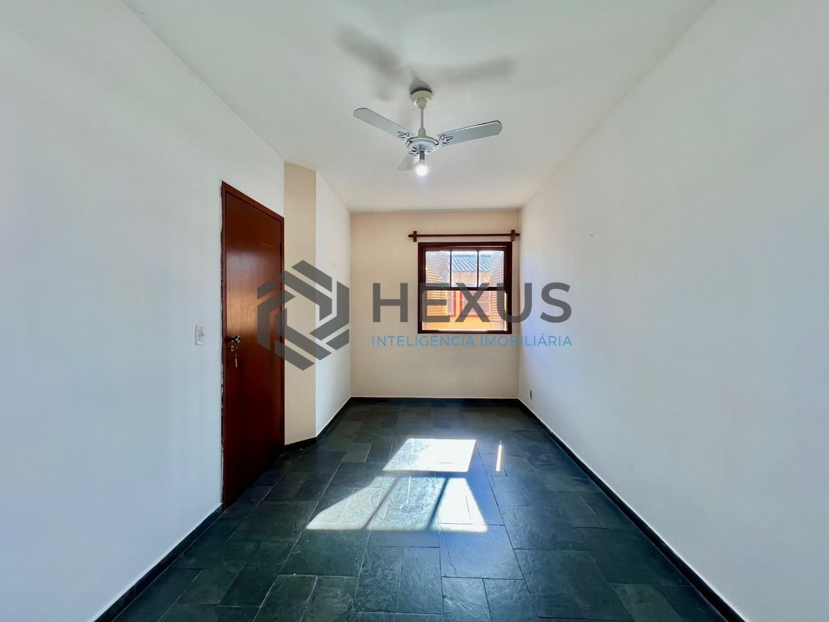 Foto 10 de Casa em condomínio a 500m da praia no Jardim Astúrias, Guarujá