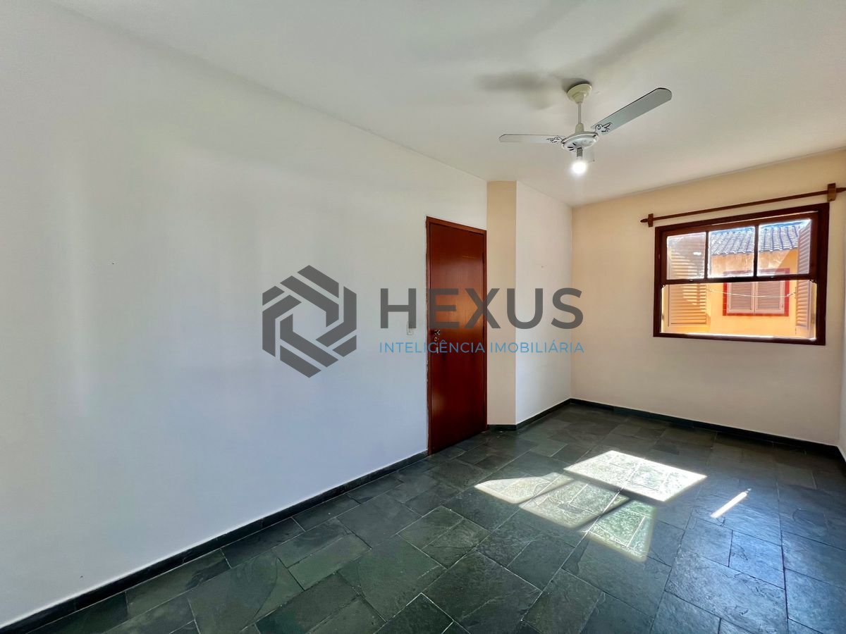 Foto 11 de Casa em condomínio a 500m da praia no Jardim Astúrias, Guarujá
