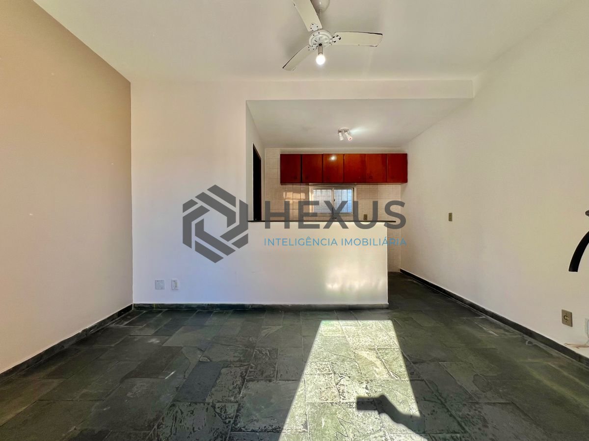 Foto 3 de Casa em condomínio a 500m da praia no Jardim Astúrias, Guarujá