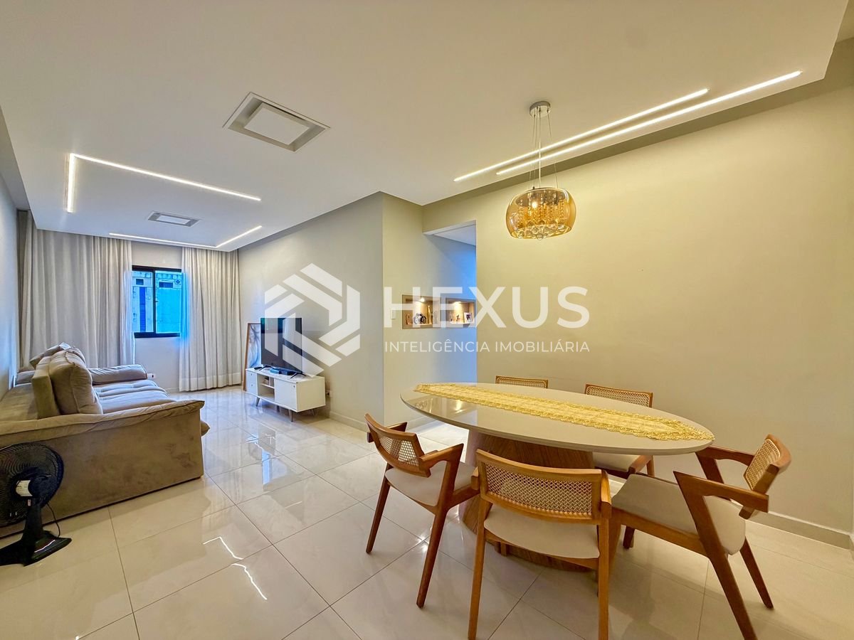 Apartamento reformado a 450m da praia no Jardim Astúrias, Guarujá