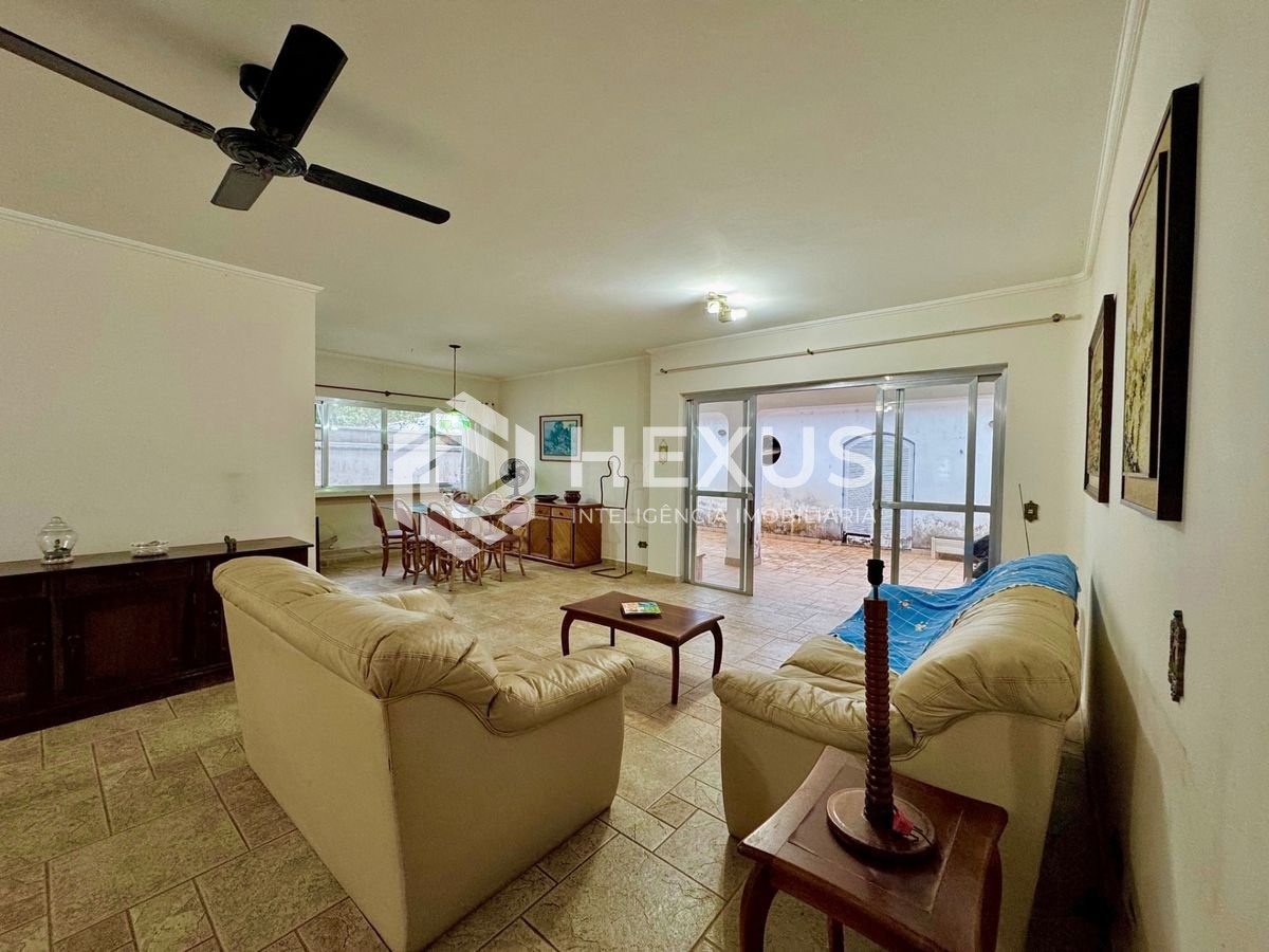 Foto 4 de Casa com varanda área gourmet e lazer no Acapulco, Guarujá