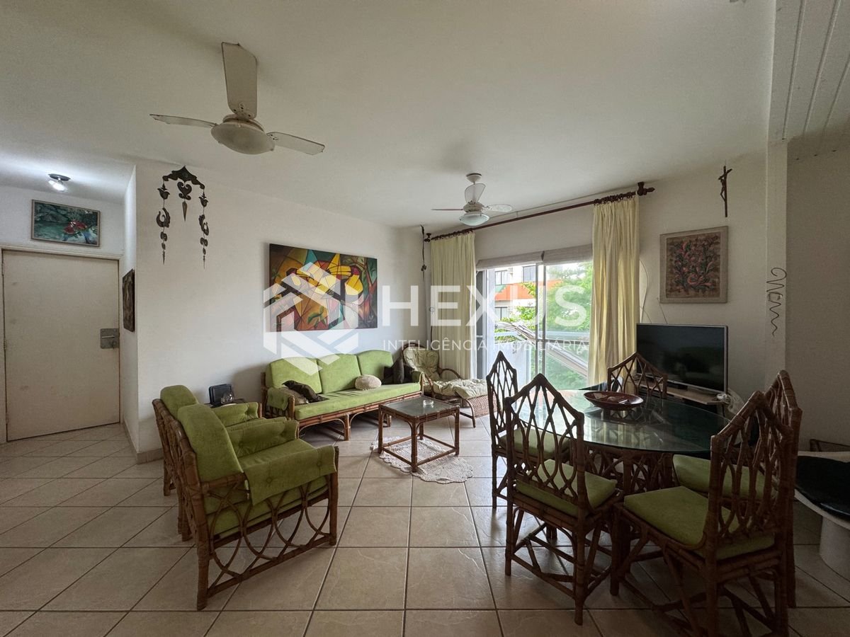 Foto 5 de Apartamento com varanda vista mar a 120m da praia na Enseada, Guarujá