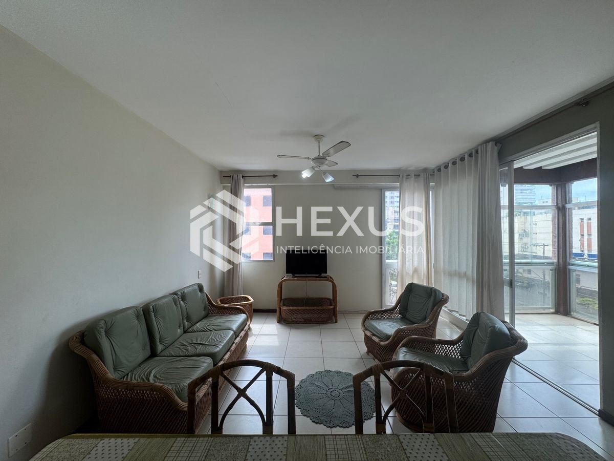 Foto 4 de Apartamento com varanda e lazer a 400m da praia na Enseada, Guarujá