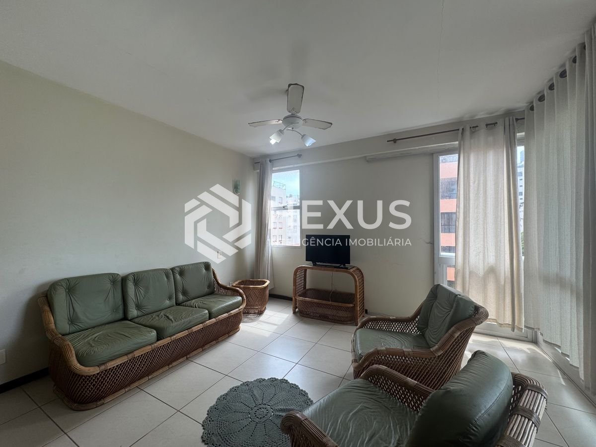 Foto 5 de Apartamento com varanda e lazer a 400m da praia na Enseada, Guarujá