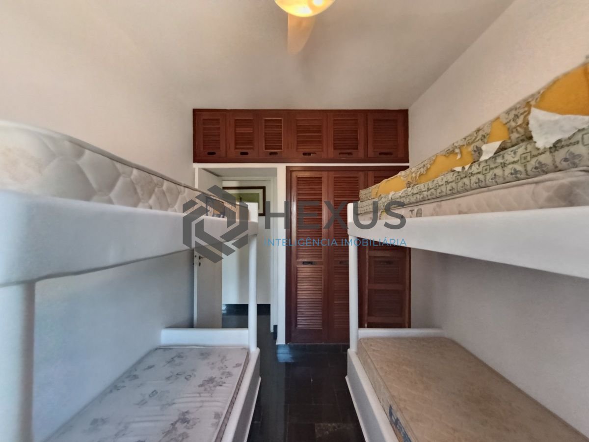 Foto 11 de Apartamento com varanda e lazer a 150m da praia na região do Aquário na Enseada, Guarujá