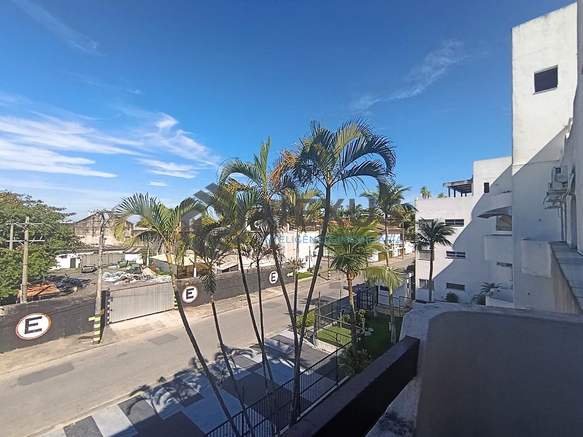 Foto 7 de Apartamento com varanda e lazer a 150m da praia na região do Aquário na Enseada, Guarujá