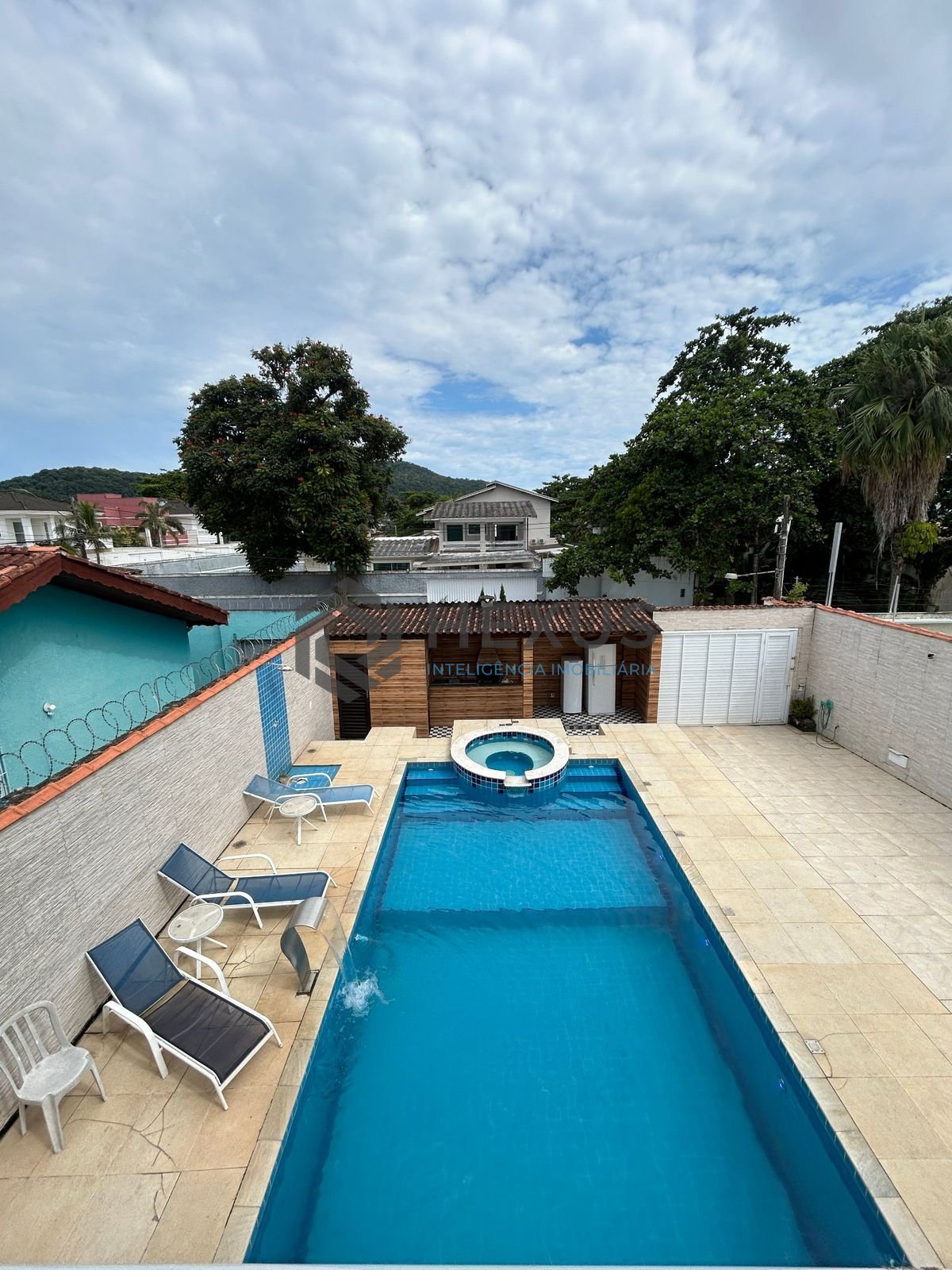 Foto 4 de Casa com piscina e área gourmet no Pernambuco, Guarujá