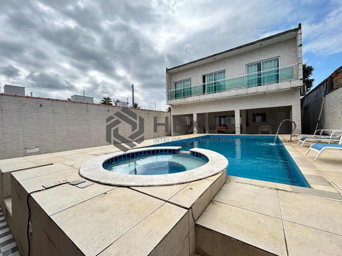 Foto 2 de Casa com piscina e área gourmet no Pernambuco, Guarujá