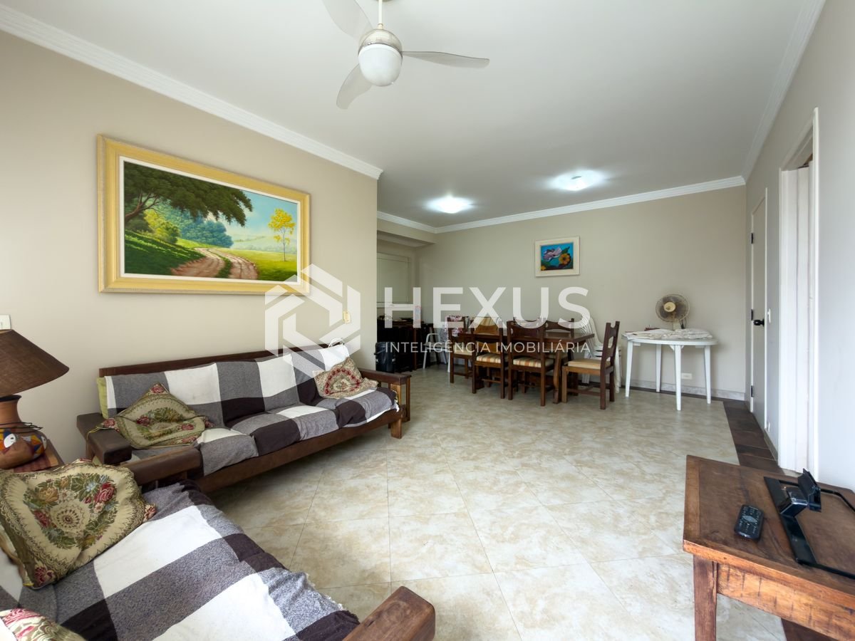 Foto 4 de Apartamento reformado com varanda vista mar e lazer nas Pitangueiras, Guarujá