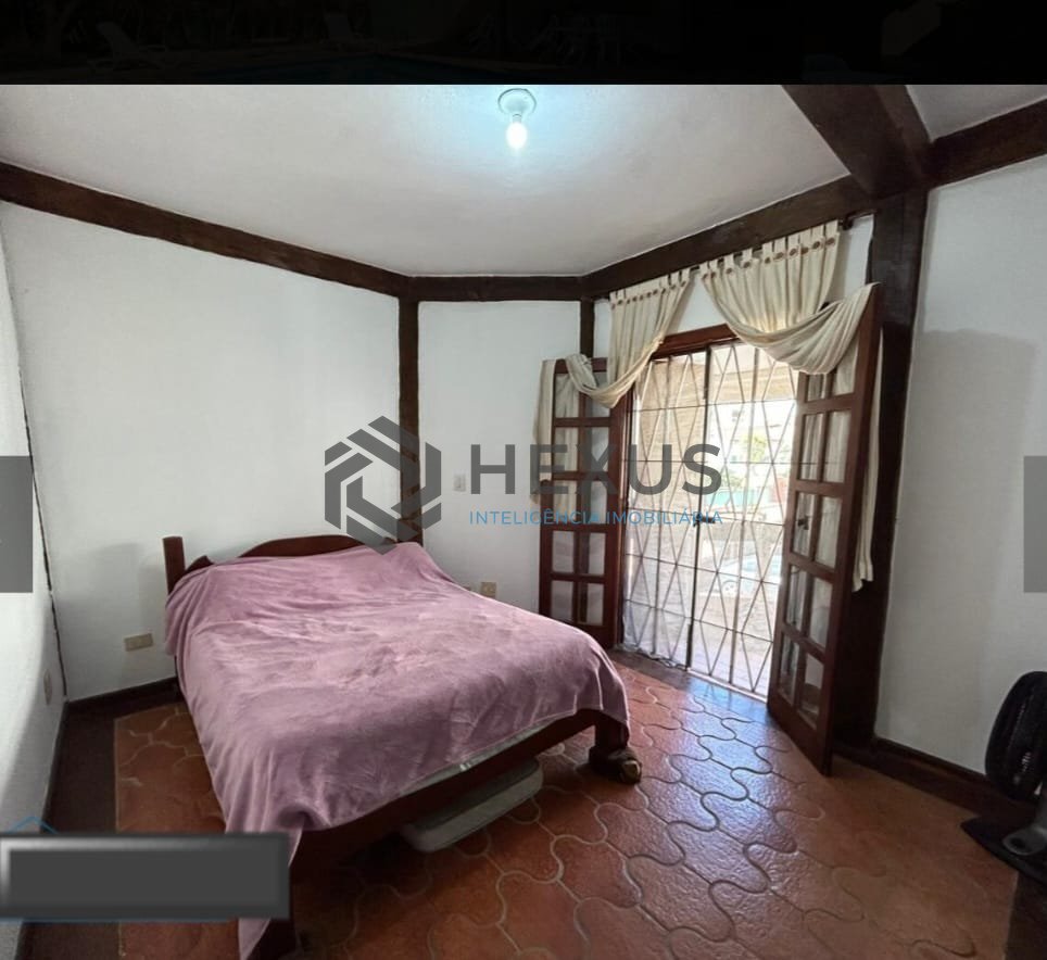 Foto 13 de Casa em condominio fechado com varanda e lazer a 1km da praia na Enseada, Guarujá