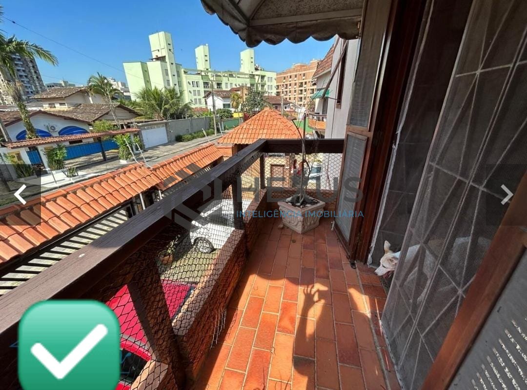 Foto 7 de Casa em condominio fechado com varanda e lazer a 1km da praia na Enseada, Guarujá