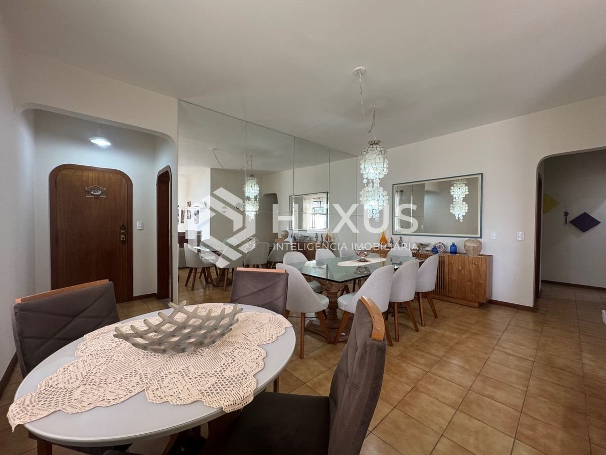 Foto 5 de Apartamento com varanda e lazer a 300m da praia na Enseada, Guarujá