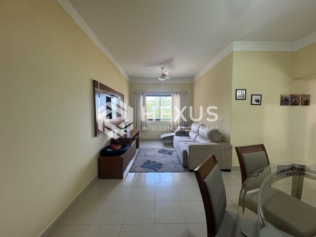 Foto 3 de Apartamento reformado a 100m da praia na Enseada, Guarujá