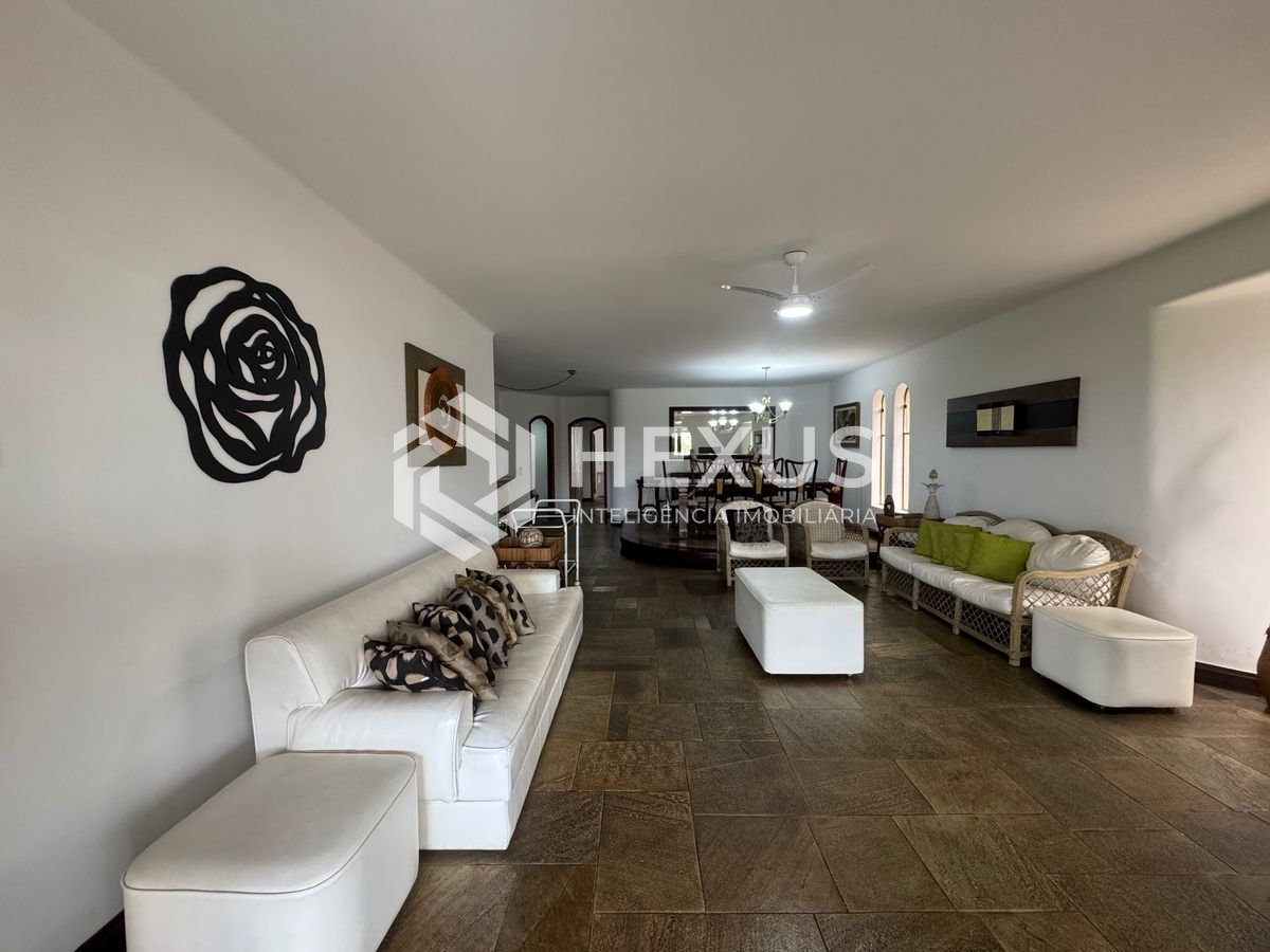 Foto 3 de Apartamento reformado com varanda vista mar a 100m da praia na Enseada, Guarujá