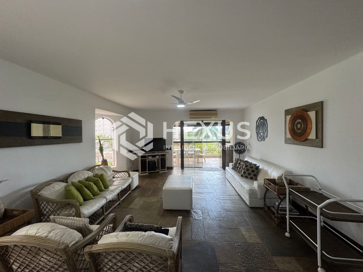 Foto 2 de Apartamento reformado com varanda vista mar a 100m da praia na Enseada, Guarujá