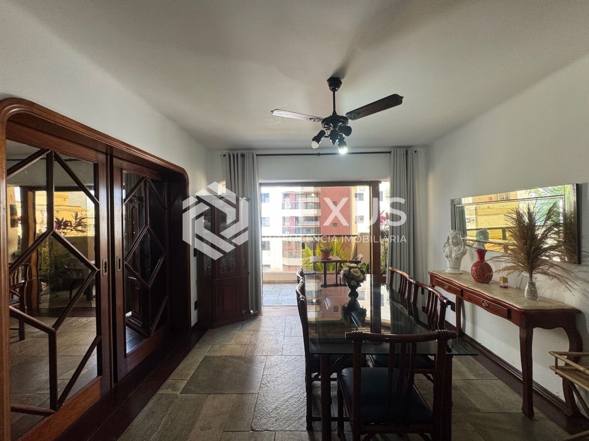 Foto 5 de Apartamento com varanda a 400m da praia na Enseada, Guarujá