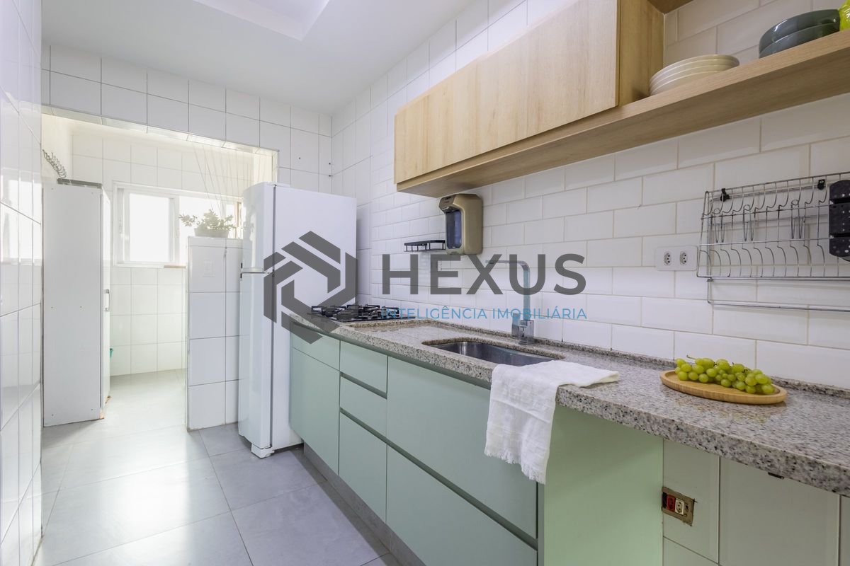 Foto 10 de Apartamento totalmente reformado a 300 metros da Praia das Pitangueiras, Guarujá