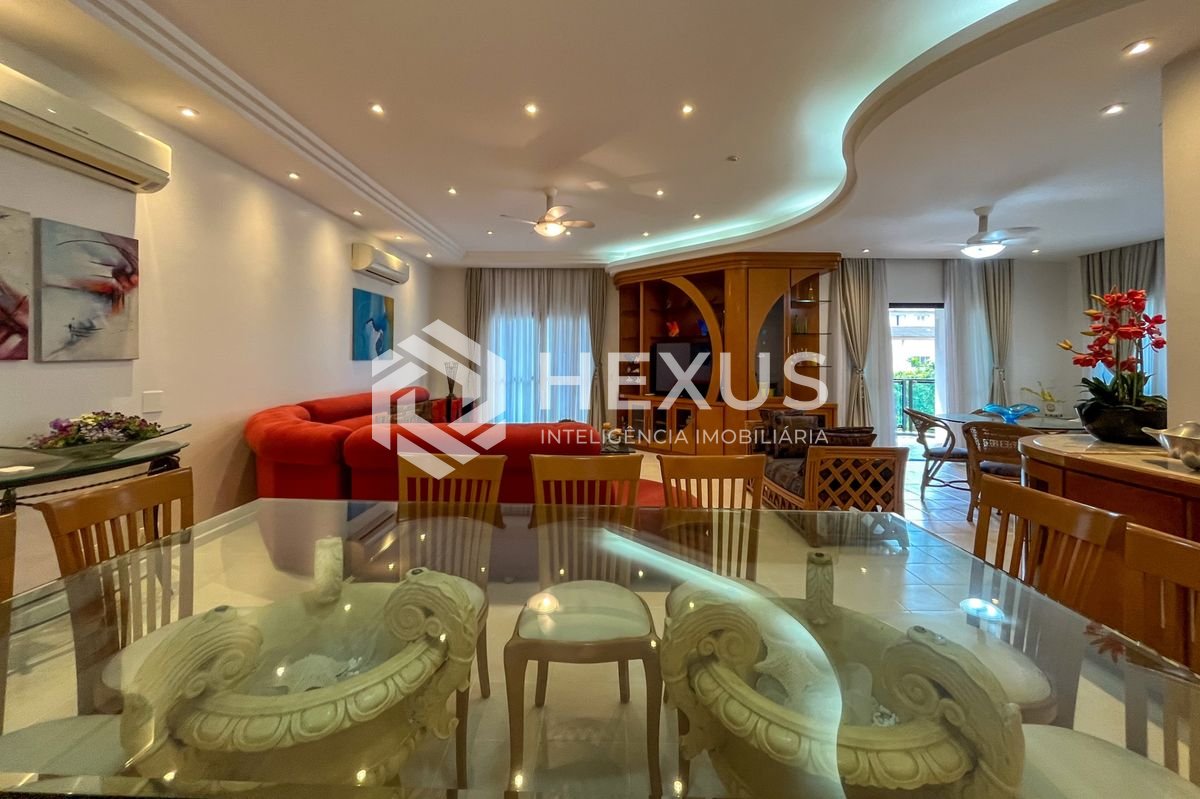 Foto 4 de Apartamento reformado com varanda a 3 quadras da praia nas Pitangueiras, Guarujá