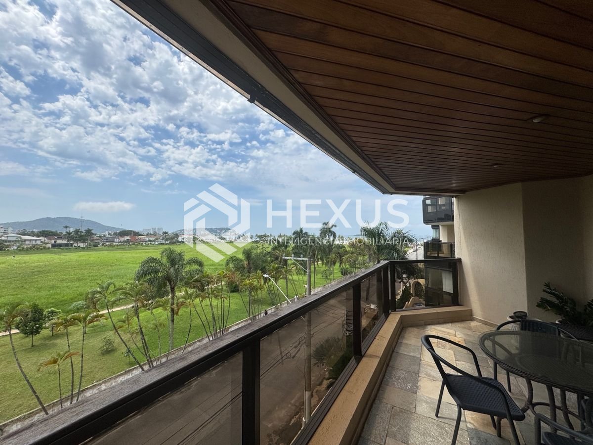Apartamento com varanda vista mar e lazer a 100m da praia na Enseada, Guarujá