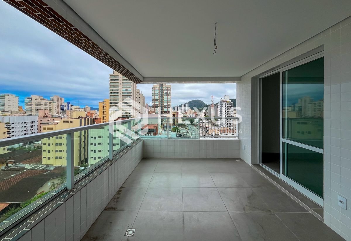 Foto 3 de Apartamento reformado com varanda gourmet vista mar e lazer na Enseada, Guarujá