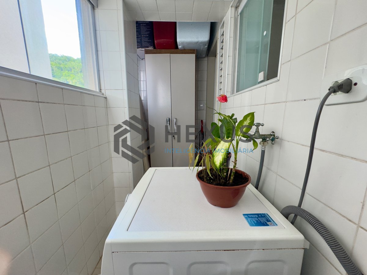 Foto 21 de Apartamento reformado com vista mar e lazer a 100m da praia no Jardim Astúrias, Guarujá