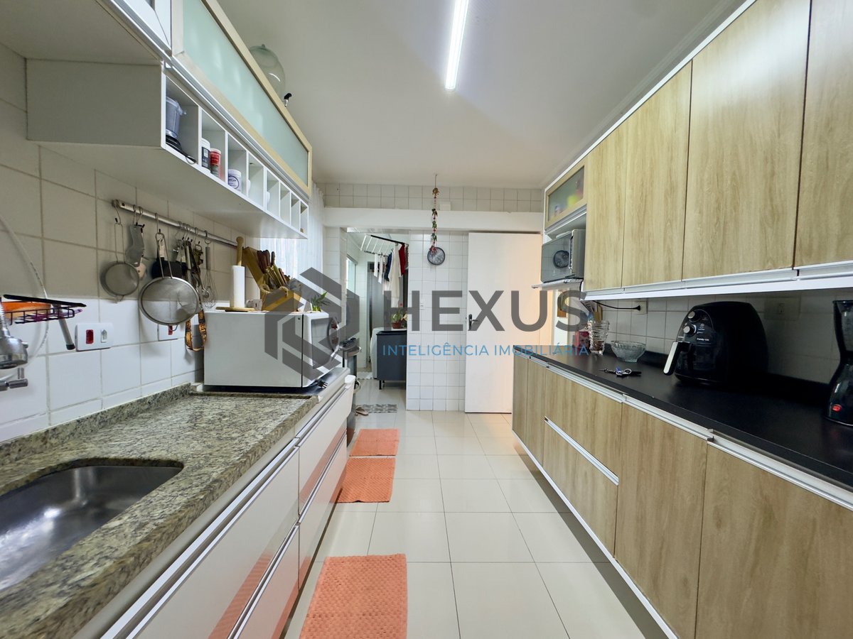 Foto 20 de Apartamento reformado com vista mar e lazer a 100m da praia no Jardim Astúrias, Guarujá