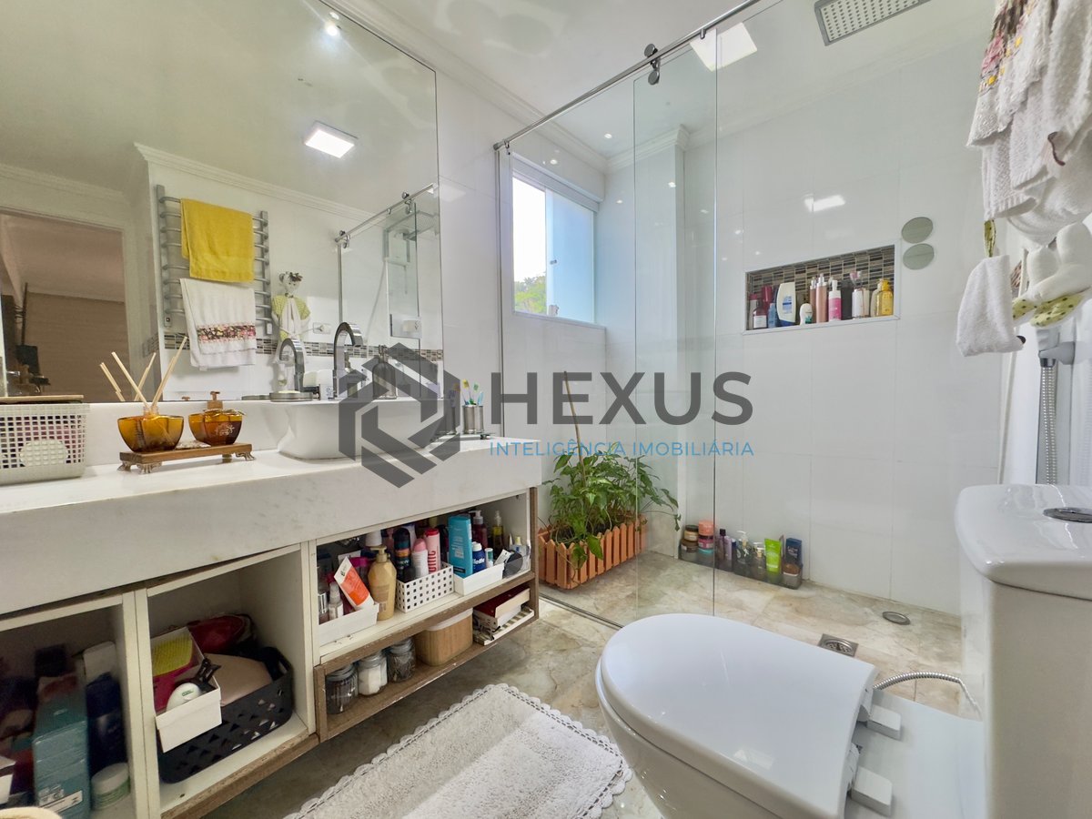 Foto 12 de Apartamento reformado com vista mar e lazer a 100m da praia no Jardim Astúrias, Guarujá