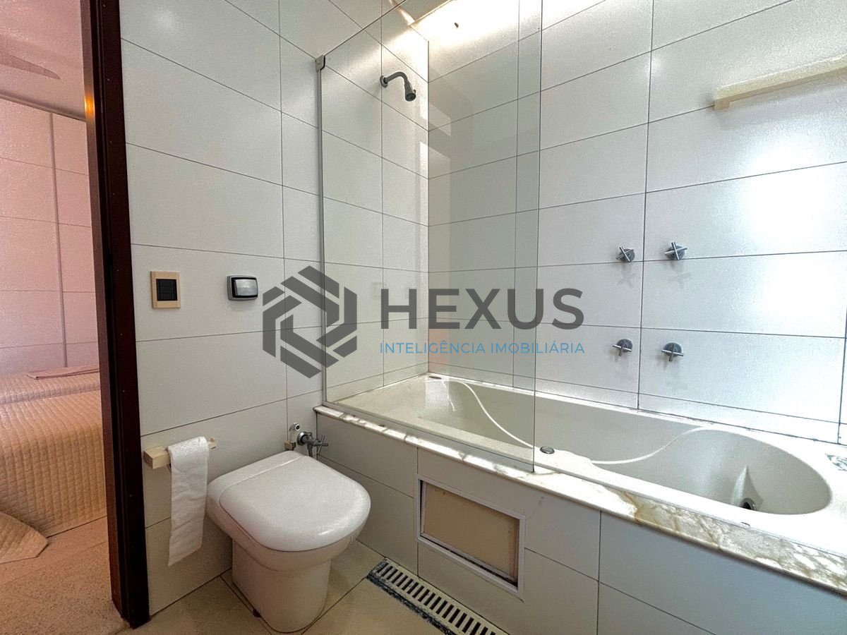 Foto 43 de Casa reformada com piscina e área gourmet no Jardim Acapulco, Guarujá