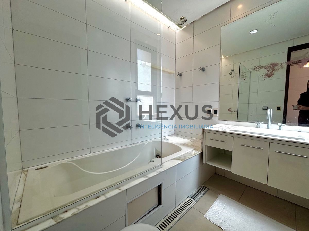 Foto 42 de Casa reformada com piscina e área gourmet no Jardim Acapulco, Guarujá