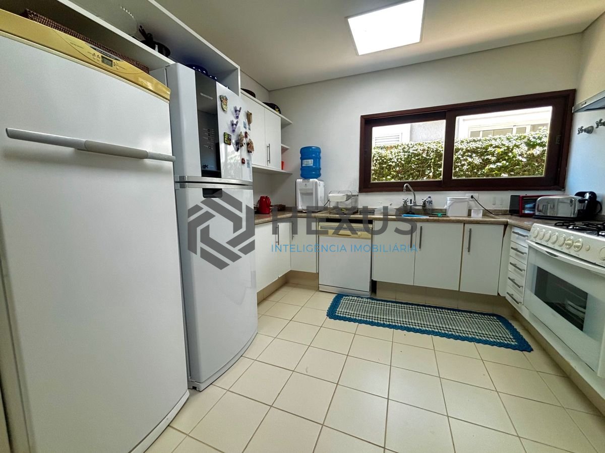 Foto 26 de Casa reformada com piscina e área gourmet no Jardim Acapulco, Guarujá