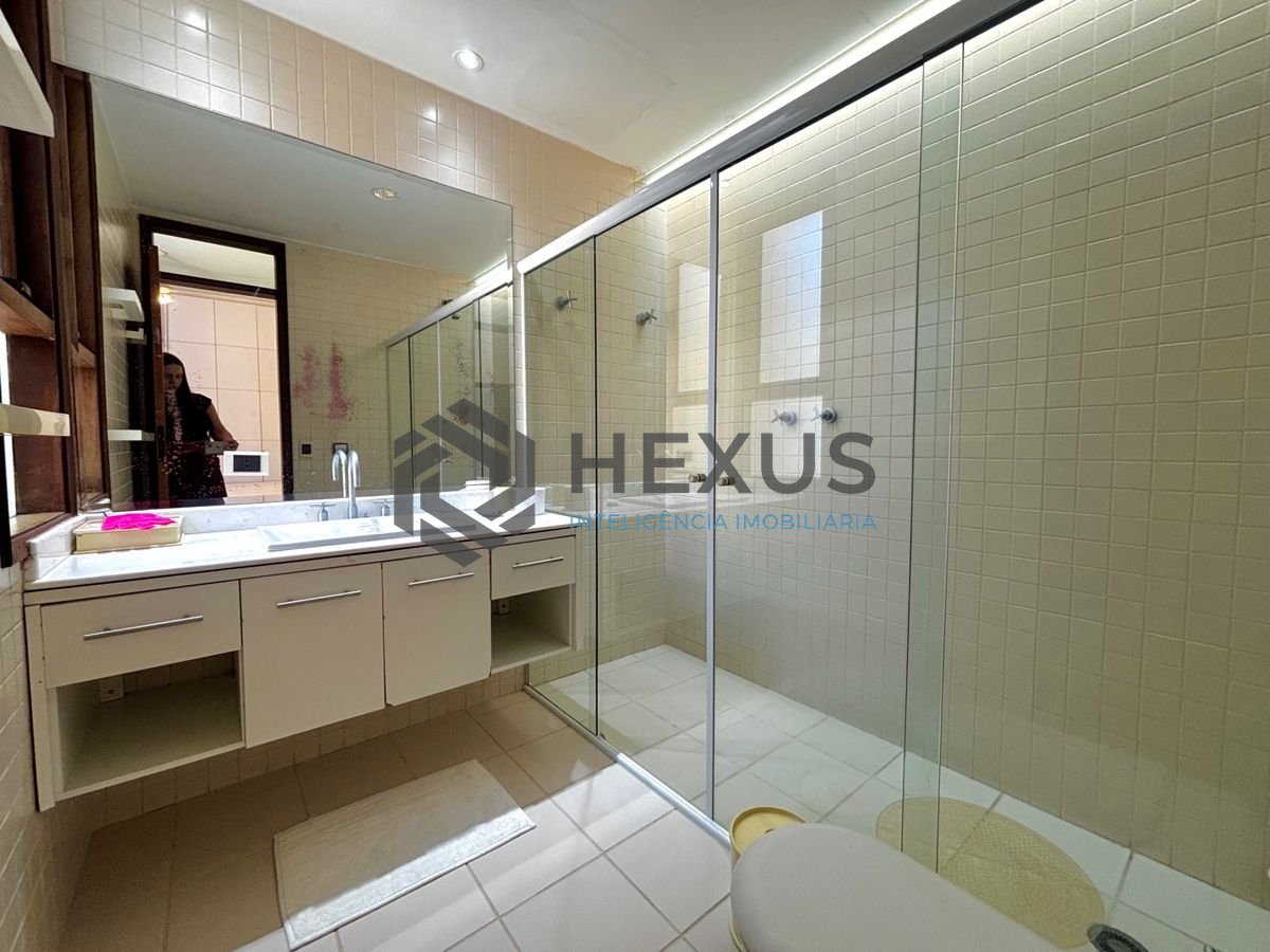 Foto 38 de Casa reformada com piscina e área gourmet no Jardim Acapulco, Guarujá