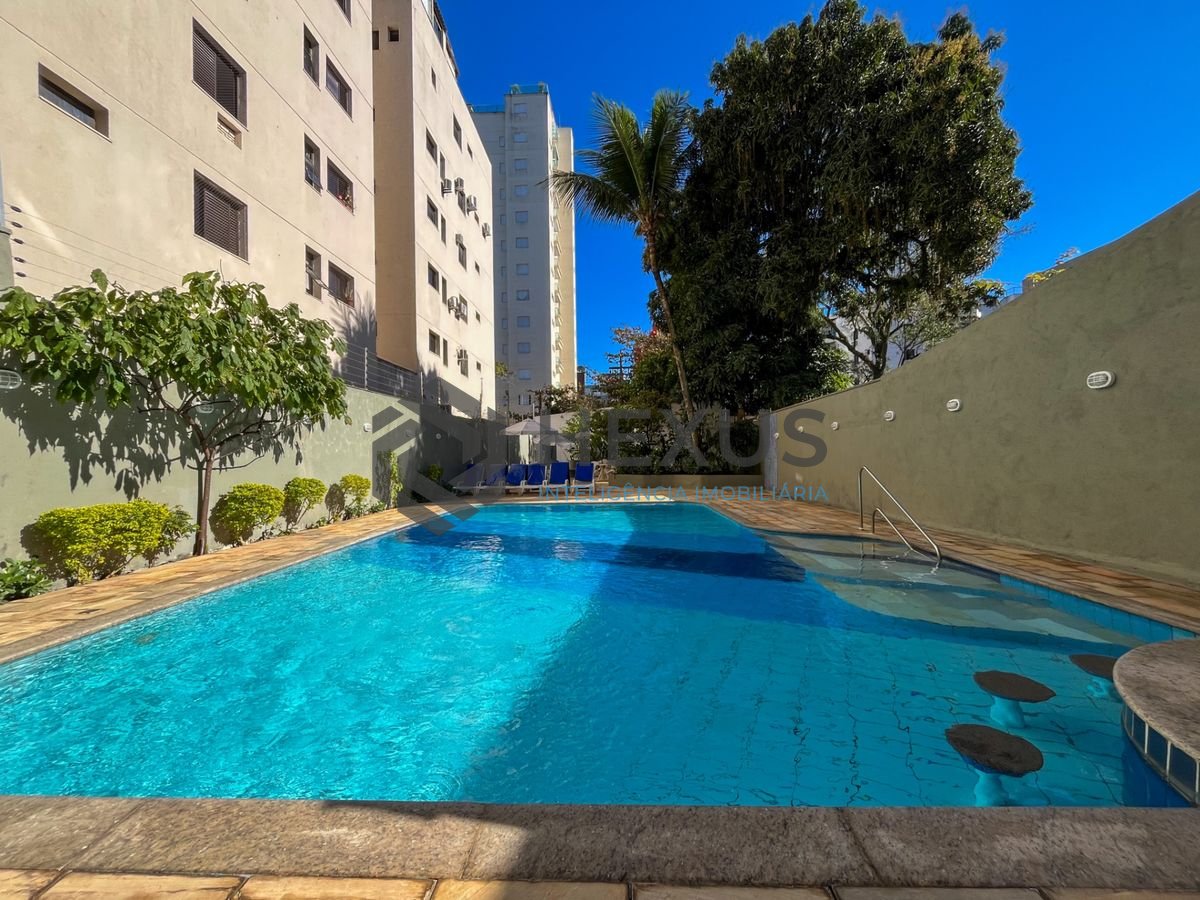 Apartamento com varanda e lazer na região do Tortugas na Enseada, Guarujá