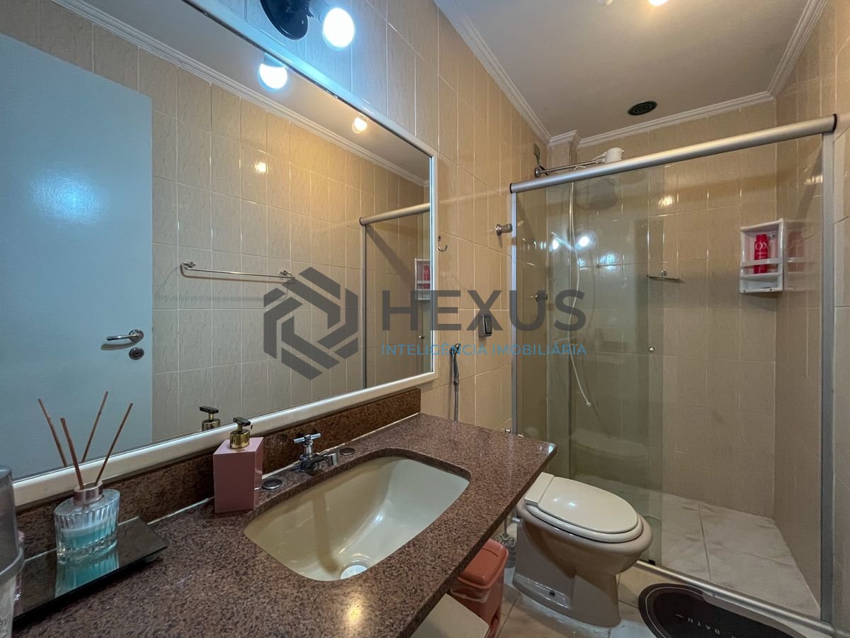 Foto 17 de Apartamento com varanda e lazer na região do Tortugas na Enseada, Guarujá