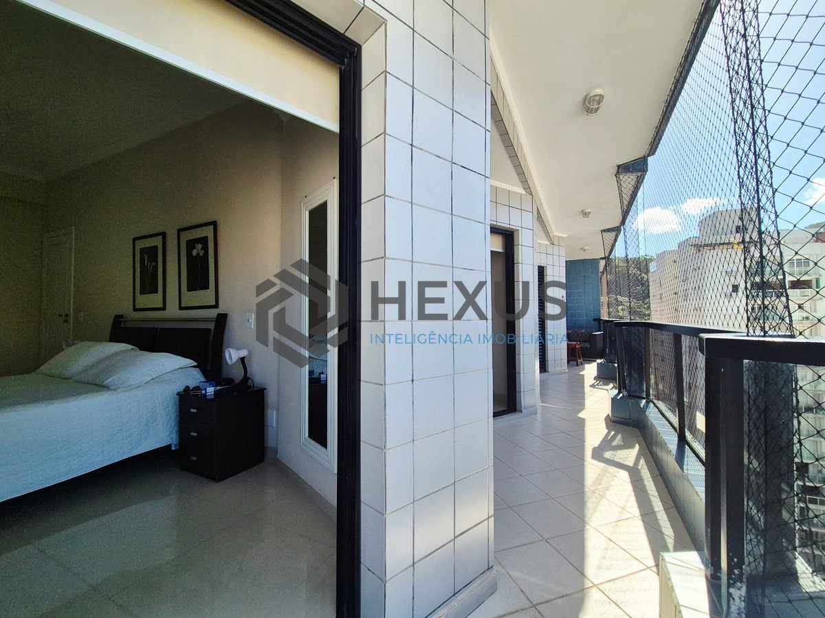 Foto 22 de Apartamento reformado com varanda e lazer a uma quadra da Praia das Pitangueiras, Guaruja