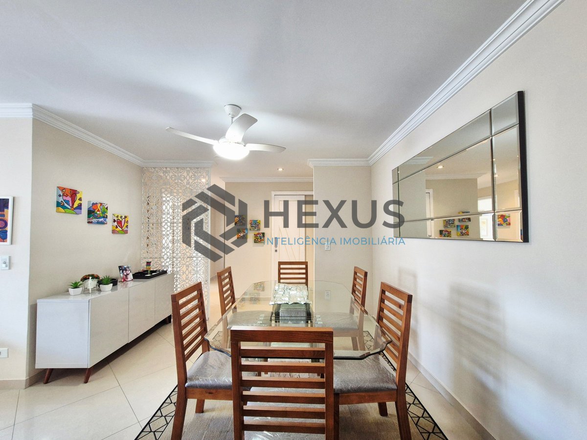 Foto 8 de Apartamento reformado com varanda e lazer a uma quadra da Praia das Pitangueiras, Guaruja