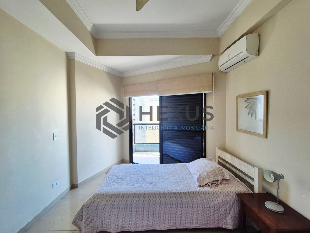 Foto 18 de Apartamento reformado com varanda e lazer a uma quadra da Praia das Pitangueiras, Guaruja