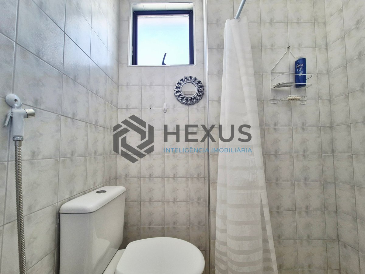 Foto 34 de Apartamento reformado com varanda e lazer a uma quadra da Praia das Pitangueiras, Guaruja