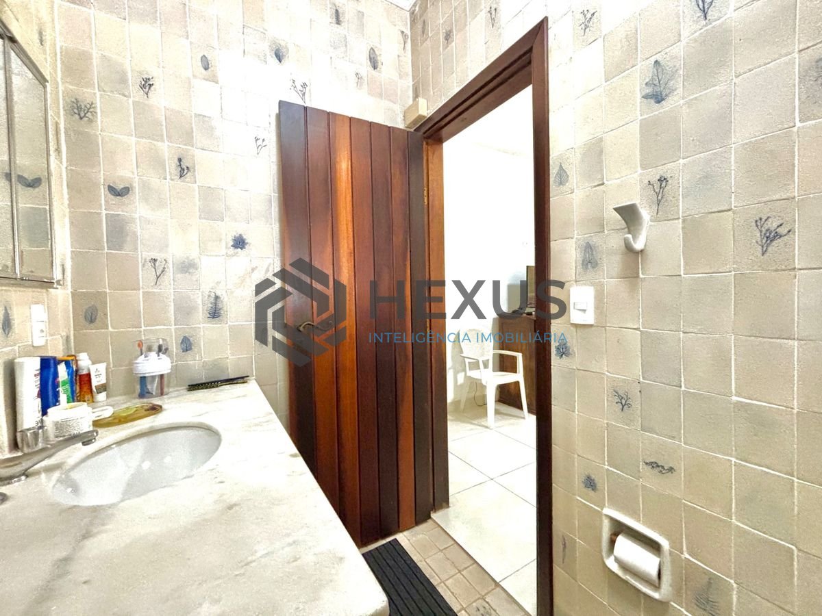 Foto 34 de Casa reformada com piscina e área gourmet no Jardim Acapulco, Guarujá