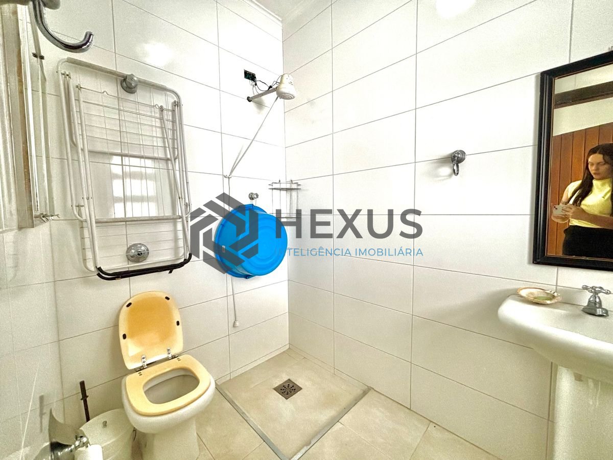 Foto 60 de Casa reformada com piscina e área gourmet no Jardim Acapulco, Guarujá