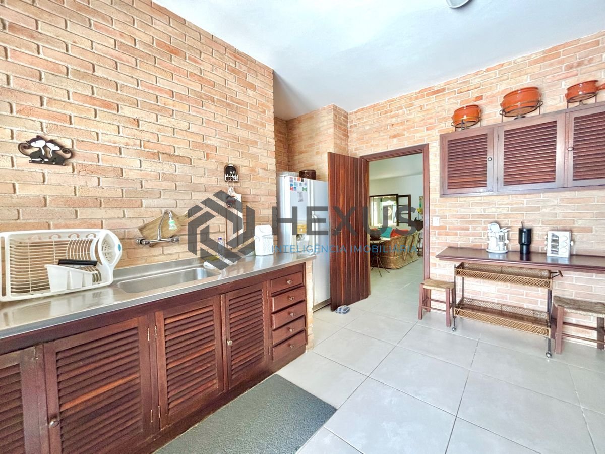 Foto 59 de Casa reformada com piscina e área gourmet no Jardim Acapulco, Guarujá