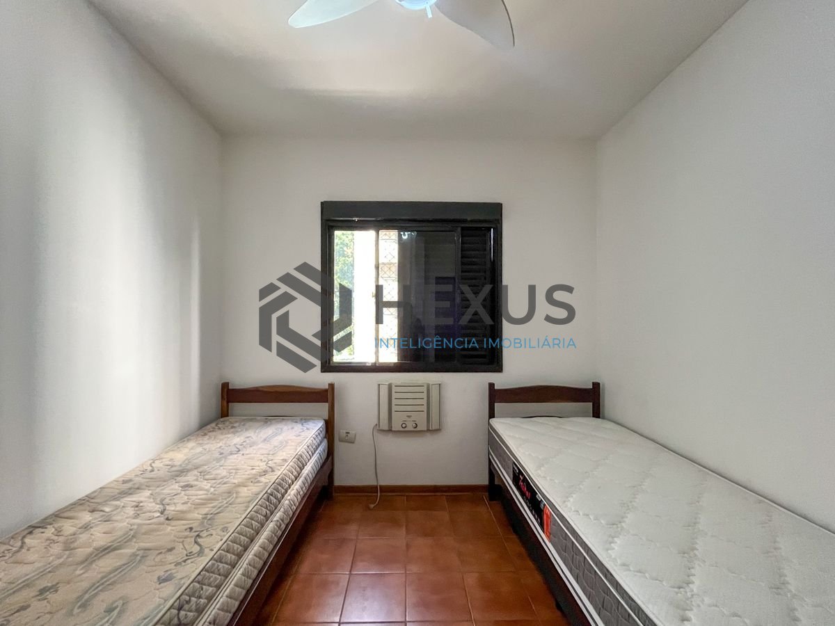 Foto 10 de Apartamento com varanda a 1 quadra da praia nas Pitangueiras, Guarujá