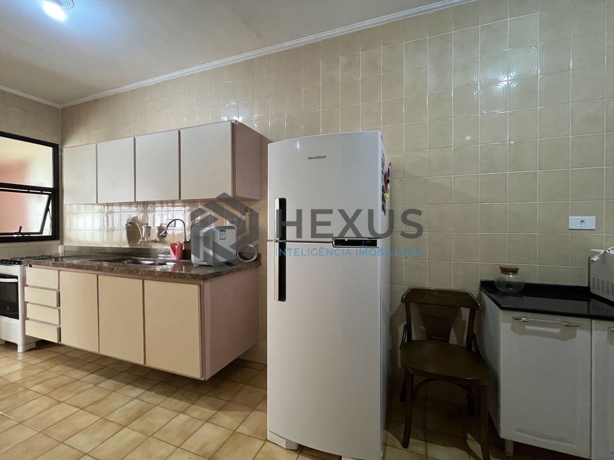 Foto 26 de Apartamento com varanda a 1 quadra da praia nas Pitangueiras, Guarujá