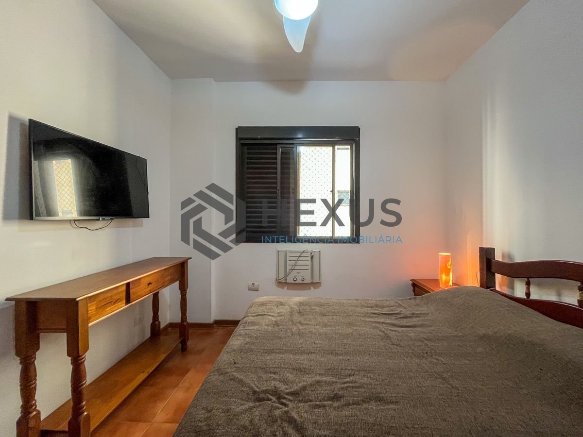Foto 19 de Apartamento com varanda a 1 quadra da praia nas Pitangueiras, Guarujá